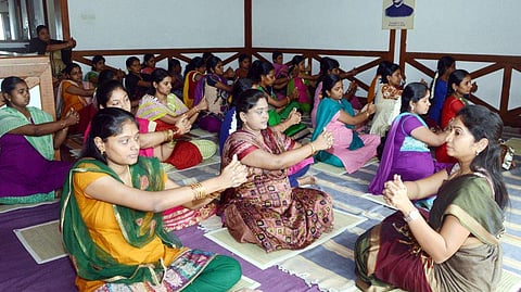 பேறுகால எதிர்கொள்ளல்: 10 ஆயிரம் பெண்களைப் பயிற்றுவித்த சிருஷ்டி!