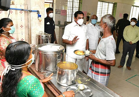 அம்மா உணவகங்களில் திடீர் ஆய்வு மேற்கொண்டார் முதல்வர் பழனிசாமி