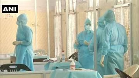 சென்னை: மருத்துவமனையிலேயே தங்கும் கரோனா பிரிவில் பணியாற்றும் மருத்துவர்கள்