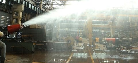 ராணிப்பேட்டை பெல் நிறுவனம் தயாரித்த நவீன கிருமி நாசினி தெளிப்பான்.