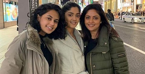 மகள்களின் புகைப்படத்தை வெளியிட்டார் நதியா