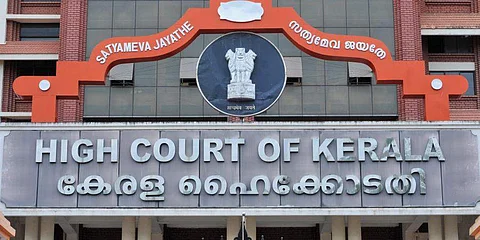 அரசு ஊழியர்களுக்கான ஊதியம் பிடித்தம்: கேரள அரசின் உத்தரவுக்கு இடைக்காலத் தடை