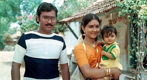 பாக்யராஜ் வேடத்தில் சசிகுமார்: முந்தானை முடிச்சு ரீமேக் ஆகிறது!