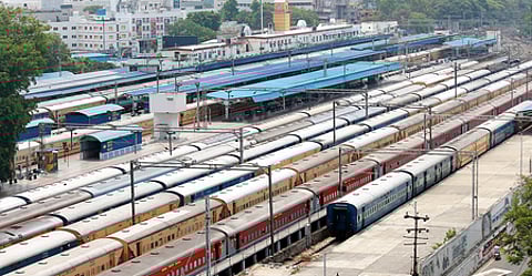 ரயில்கள் (கோப்புப்படம்)