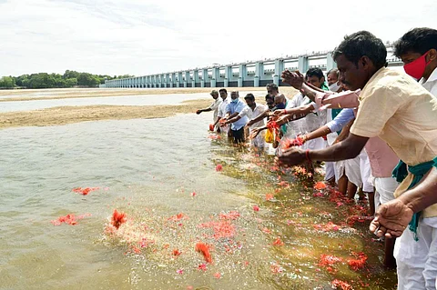 மேட்டூரில் திறக்கப்பட்ட தண்ணீர், முக்கொம்பு மேலணைக்கு வந்தது; விவசாயிகள் உற்சாக வரவேற்பு