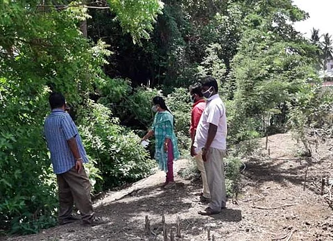 ஆய்வுப் பணியில் நகராட்சி ஆணையர் லதா