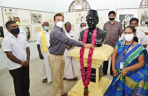 தியாகி விஸ்வநாததாஸ் சிலைக்கு மாலை அணிவித்து மரியாதை