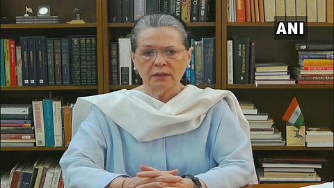 இந்தியப் பகுதியை சீனா ஆக்கிரமித்தது பற்றி பிரதமர் விளக்கமளிக்க வேண்டும்: சோனியா காந்தி