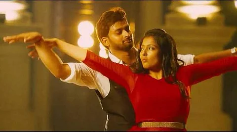 இன்று வெளியாகியுள்ள என் படத்தை அனைவரும் கண்டுகளியுங்கள்: காயத்ரி ரகுராம் வேண்டுகோள்!