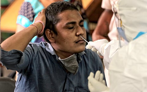 தமிழகத்தில் இன்று (செவ்வாய்க்கிழமை) புதிதாக 2,516 பேருக்கு கரோனா வைரஸ் நோய்த் தொற்று இருப்பது உறுதி செய்யப்பட்டுள்ளது. (கோப்புப்படம்)