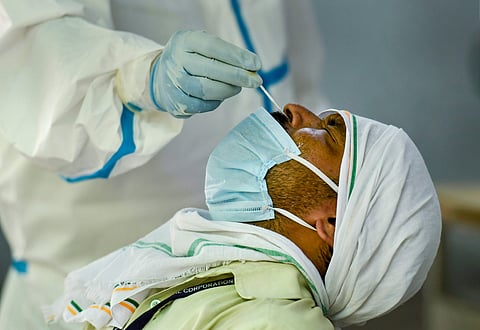 தில்லியில் இன்று (செவ்வாய்க்கிழமை) புதிதாக 3,947 பேருக்கு கரோனா வைரஸ் நோய்த் தொற்று இருப்பது உறுதி செய்யப்பட்டுள்ளது. (கோப்புப்படம்)