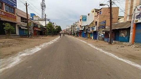 வெறிச்சோடிய கீழ மாசி வீதி