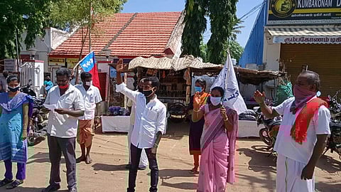 அறந்தாங்கியில் அனைத்திந்திய இளைஞர் பெருமன்றம், இந்திய மாதர் தேசிய சம்மேளனம் இணைந்து ஆர்ப்பாட்டம்