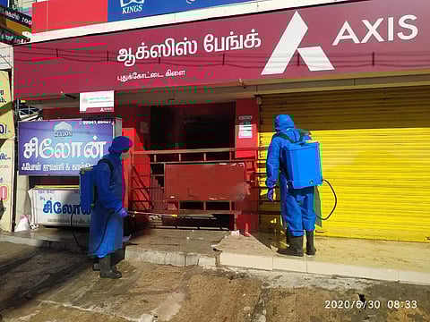 உதவி மேலாளருக்கு கரோனா: ஆக்ஸிஸ் வங்கிக் கிளை மூடல்