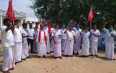 கீழையூர் அருகே இந்திய கம்யூனிஸ்ட் கட்சி சார்பில் கண்டன ஆர்ப்பாட்டம்