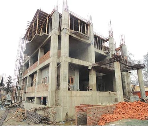 கரோனா பொது முடக்கம் எதிரொலி: மூலப்பொருள்கள் விலையேற்றத்தால் கட்டுமானத் தொழில் பாதிப்பு