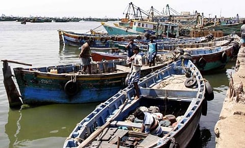 ராமேசுவரம் துறைமுகத்தில் 600க்கும் மேற்பட்ட விசைப்படகுகள் நிறுத்தம்