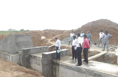 குடிமராமத்து பணிகளை பார்வையிட்டு ஆய்வு நடத்திய பொதுப்பணித்துறை தலைமை பொறியாளர்