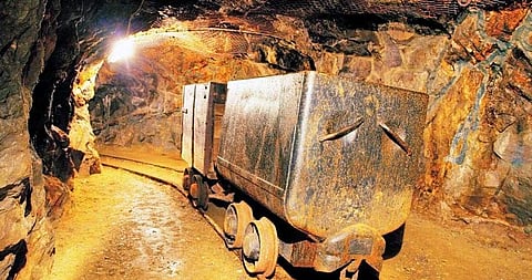 மியான்மர் மரகதப் பச்சைக்கல் சுரங்கத்தில் நிலச்சரிவு. கோப்புப் படம்