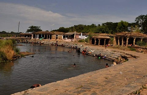 ஆடிஅமாவாசை: கரோனாவால் தாமிரவருணி படித்துறைகளில் முன்னோர் வழிபாடுகளுக்கு தடை