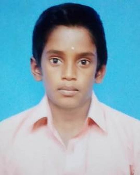 மாணவா் பா.ரெங்கராஜ்