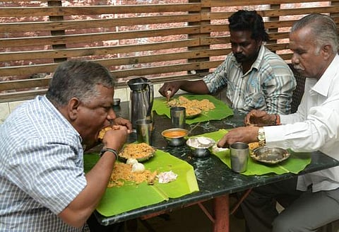 ஆக. 1 முதல் உணவகங்களில் அமர்ந்து சாப்பிட அனுமதி