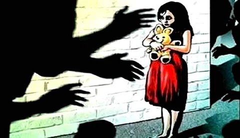 சிறுமியை பாலியல் வன்கொடுமை செய்த தந்தை உள்பட 3 உறவினர்கள் கைது!