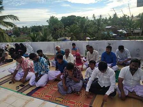 பக்ரீத் பண்டிகையையொட்டி, திருத்துறைப்பூண்டி நகர தவ்ஹீத் ஜமாத் சாா்பில் நடைபெற்ற தொழுகை.
