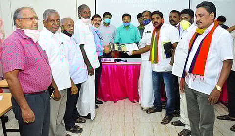 என்எல்சி ஒப்பந்தத் தொழிலாளா்களுக்கு ஊதிய உயா்வு புதிய ஒப்பந்தம் கையெழுத்து