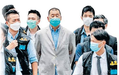 சீன டிராகனின் ஆக்டோபஸ் கரங்கள்!