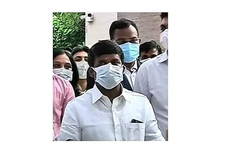 எஸ்.பி.பி. உடல்நிலை பற்றி கேட்டறிந்தார் அமைச்சர் விஜயபாஸ்கர்