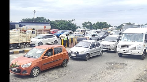 ஆண்டுக்கு ரூ.3,000 செலுத்தி 200 முறை சுங்கச்சாவடியைக் கடக்கலாம்: புதிய திட்டம் ஆகஸ்ட் 15-இல் அறிமுகம்