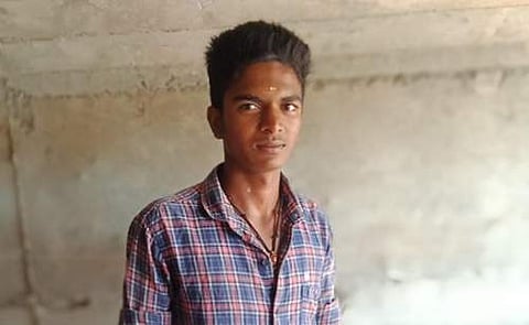 மாணவர் அபிஷேக்