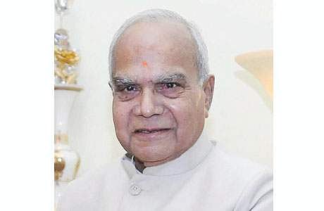 கரோனாவிலிருந்து குணமடைந்தாா் ஆளுநா்