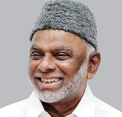 இந்திய யூனியன் முஸ்லிம் லீக் கட்சியின் தேசியத் தலைவர் கே.எம். காதர் மொகிதீன்.