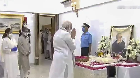 தில்லியில் பிரணாப் உடலுக்கு தலைவர்கள் அஞ்சலி