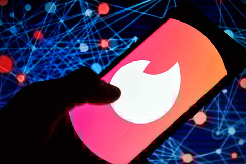 துபையில் டிண்டர் செயலி மூலம் ஏமாற்றிய பெண்ணுக்கு 5 ஆண்டுகள் சிறை