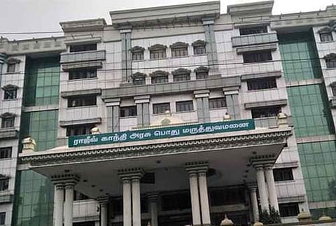 அரசு மருத்துவமனை செவிலியா் கரோனாவுக்கு பலி