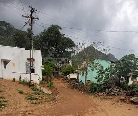 சேரடி முதல் வேலிக்காடு வரை தார்ச் சாலை: கொல்லிமலை மக்கள் வேண்டுகோள்