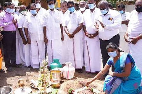 குடிநீா் திட்டத்தைத் தொடக்கி வைத்தாா் ஆதிதிராவிட நலத்துறை அமைச்சா் வி.எம். ராஜலெட்சுமி.