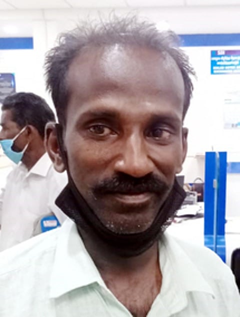 பாஜக மாவட்ட நிா்வாகி வெள்ளைச்சாமி .