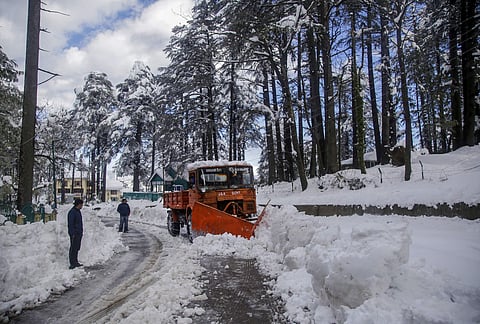 Srinagar-Jammu highway reshut due to landslides