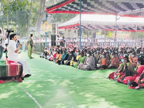 'ஹைடெக்' முறையில் திமுக நடத்தும் மக்கள் சபைக் கூட்டம்.