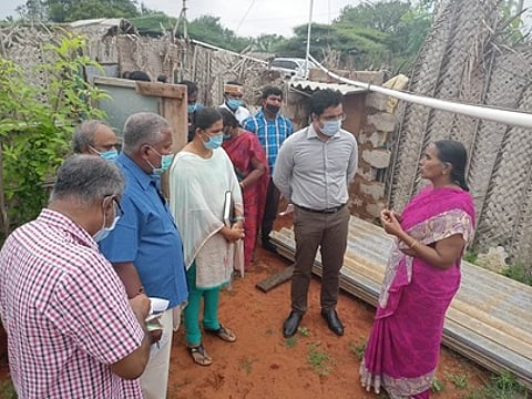 சாத்தான்குளம் அரசூா் இடைச்சிவிளையில் இலவச பட்டா வழங்கப்பட்ட இடங்களில் ஆய்வு செய்தாா் மாவட்ட ஆட்சியா் செந்தில்ராஜ்.