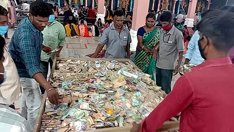 பழனி மலைக்கோயில் உண்டியல் திறப்பு: காணிக்கை வரவு ரூ. 2.80 கோடி