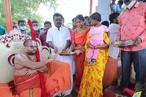 தாமரைக்குளம் மலைமேல் வெங்கடாஜலபதி கோயிலில் ஜீயா் வழிபாடு