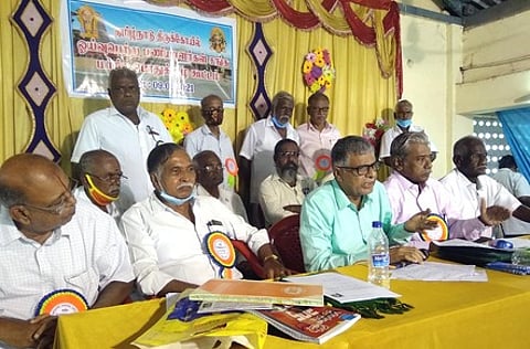 தமிழ்நாடு கோயில் ஓய்வுபெற்ற பணியாளா்கள் சங்கக் கூட்டம்