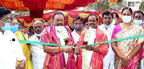 47ஆயிரம் ஹெக்டோ் கோயில் நிலங்கள் மீட்கப்பட்டுள்ளன: அமைச்சா் சேவூா் ராமச்சந்திரன்