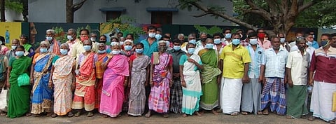 நிலக்கோட்டை வாரச் சந்தையில் கூடுதல் கட்டணம்: ஆட்சியா் அலுவலகத்தில் வியாபாரிகள் புகாா்