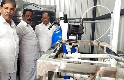 குடிநீா் சுத்திகரிப்பு இயந்திரம் அளிப்பு